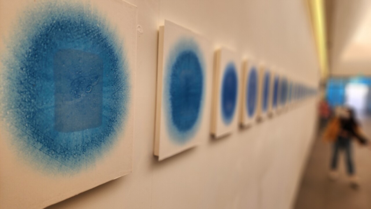 장도 단기 입주 마친 강운 작가의 ‘파랑’展